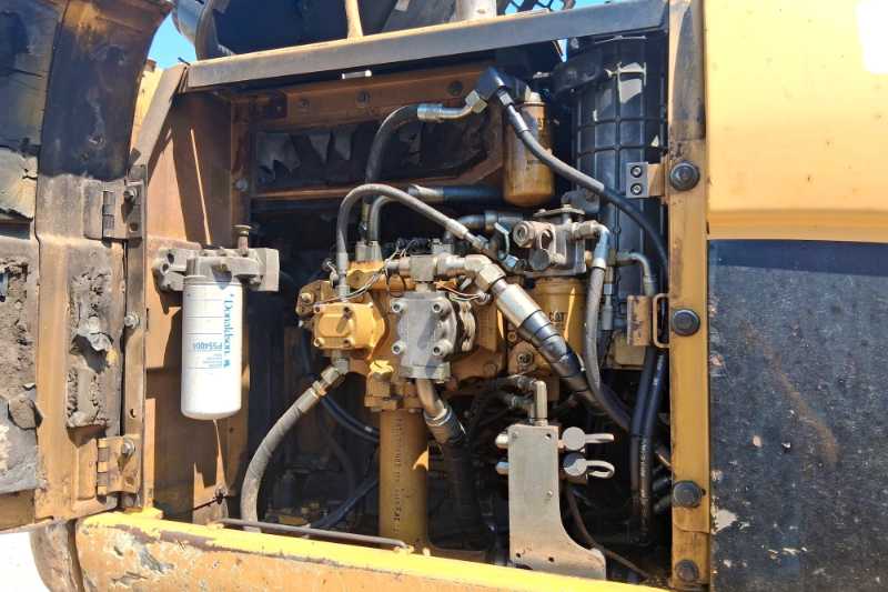 OmecoHub - Immagine CATERPILLAR 323D